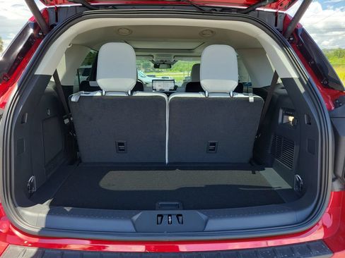 New 2026 Ford Explorer Platinum w/ LUX Leather Package AWD/4WD image 9