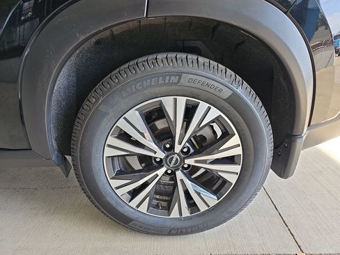 Used 2023 Nissan Rogue SV image 37