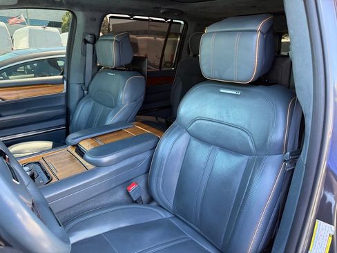 Used 2022 Jeep Grand Wagoneer Series II w/ Rear Seat Video Group 1 AWD/4WD image 13