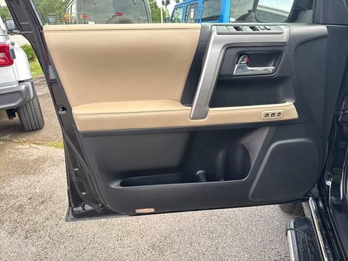 Used 2017 Toyota 4Runner Limited AWD/4WD image 12