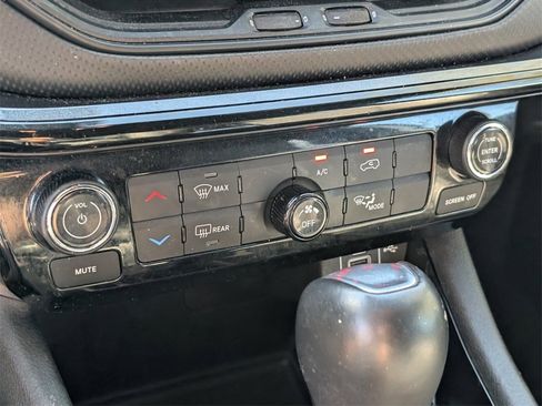 Used 2022 Jeep Compass Altitude image 25