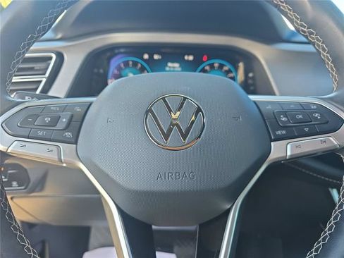 Used 2024 Volkswagen Atlas Cross Sport SE FWD image 22