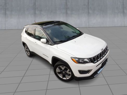 Used 2020 Jeep Compass Limited AWD/4WD image 2