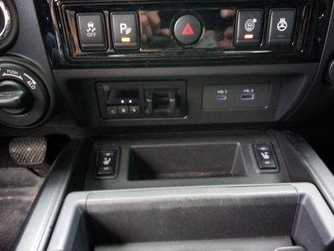 Certified 2024 Nissan Titan PRO-4X w/ Pro-4x Convenience Package image 37