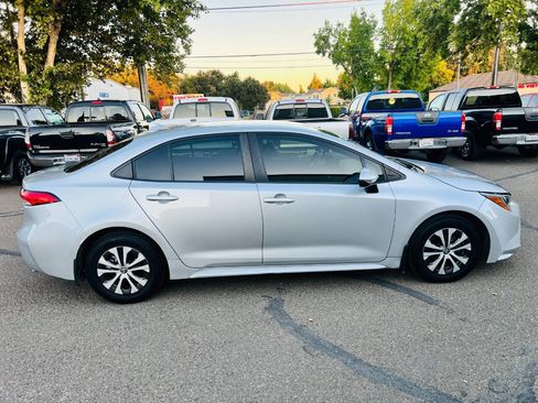 Used 2022 Toyota Corolla LE FWD image 6