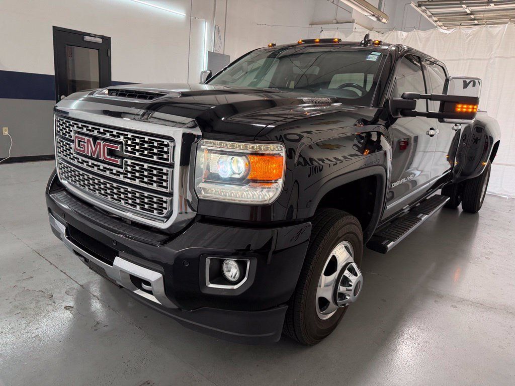 Used 2019 GMC Sierra 3500 Denali w/ Duramax Plus Package AWD/4WD image 24