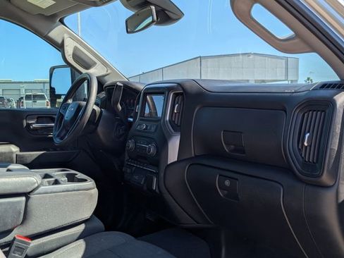 Used 2024 Chevrolet Silverado 2500 Custom w/ Custom Value Package image 24