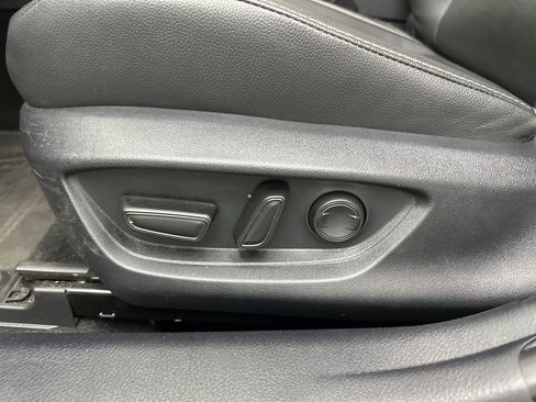 Used 2025 Toyota Camry SE w/ Convenience Package FWD image 10
