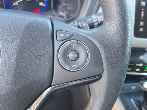 Used 2018 Honda HR-V EX image 24