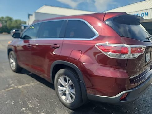 Used 2016 Toyota Highlander Plus AWD/4WD image 4