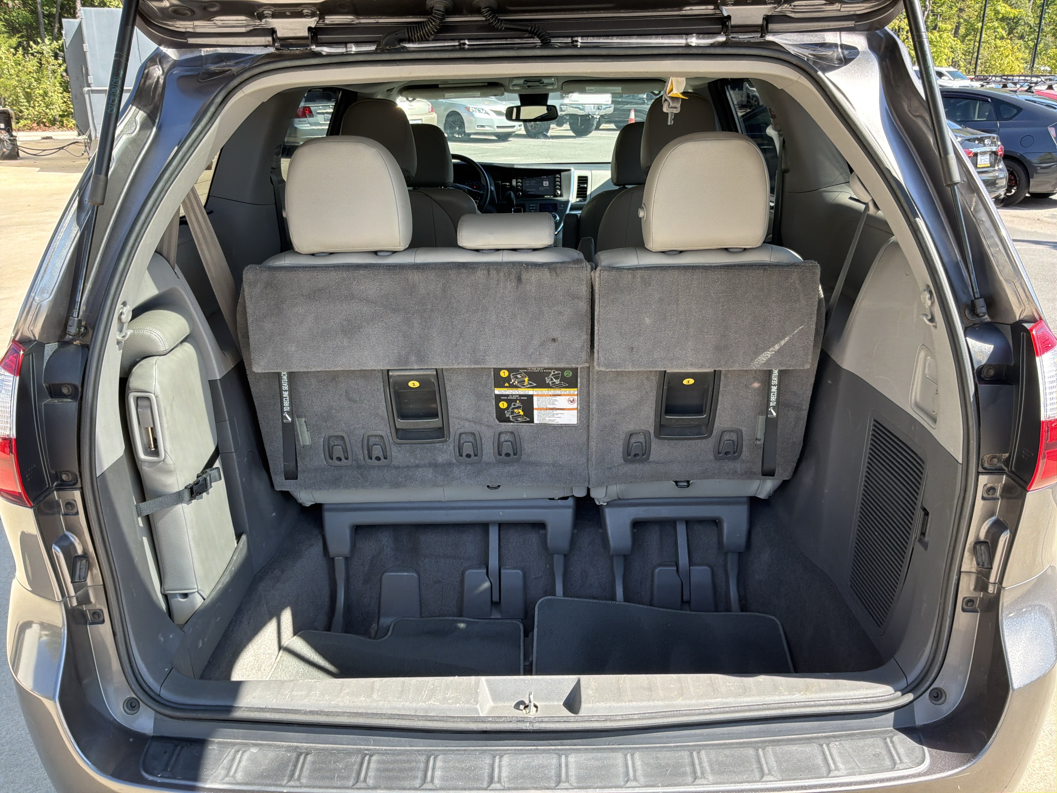 Used 2019 Toyota Sienna LE FWD image 31