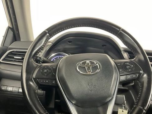 Used 2020 Toyota Camry SE w/ Carpet Mat Package FWD image 21