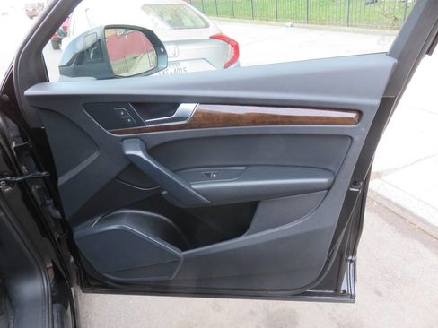 Used 2020 Audi Q5 2.0T Premium w/ Convenience Package image 28