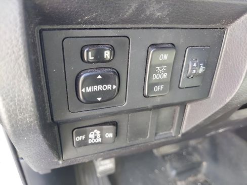 Used 2014 Toyota Tundra SR image 12