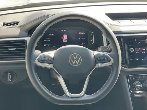 Certified 2023 Volkswagen Atlas SE w/ Panoramic Sunroof Package FWD image 8