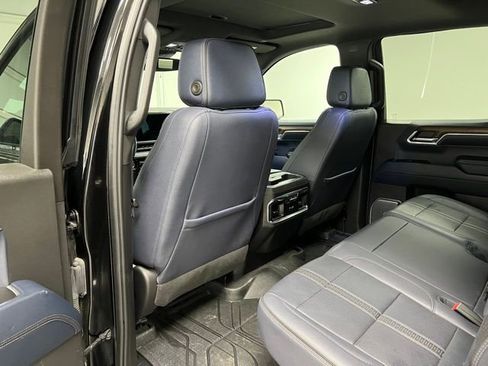 Used 2023 Chevrolet Silverado 1500 High Country w/ High Country Premium Package AWD/4WD image 45