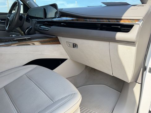 Used 2021 Cadillac Escalade ESV Sport Platinum image 12