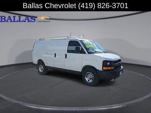 Used 2010 Chevrolet Express 2500 RWD image 2