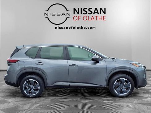 Used 2024 Nissan Rogue SV AWD/4WD image 30