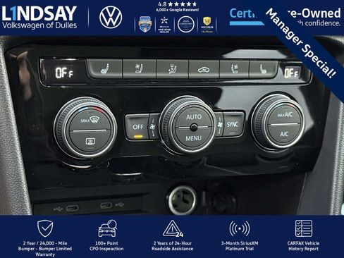 Certified 2022 Volkswagen Taos SEL w/ Panoramic Sunroof Package image 19