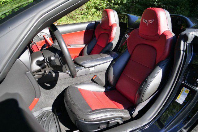 Used 2013 Chevrolet Corvette Grand Sport w/ 3LT Preferred Equipment Group RWD image 3