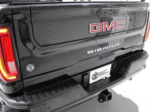 Used 2022 GMC Sierra 2500 AT4 w/ AT4 Premium Plus Package AWD/4WD image 30