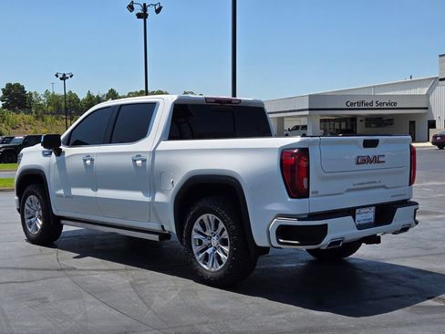 Used 2023 GMC Sierra 1500 Denali w/ Technology Package AWD/4WD image 3