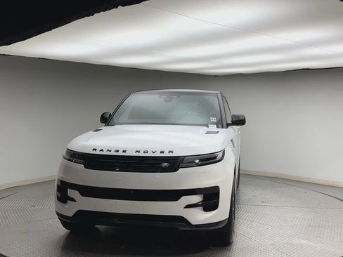 Used 2024 Land Rover Range Rover Sport SE AWD/4WD image 7