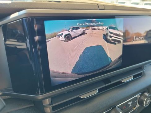 New 2026 Jeep Wrangler Unlimited Sport image 32