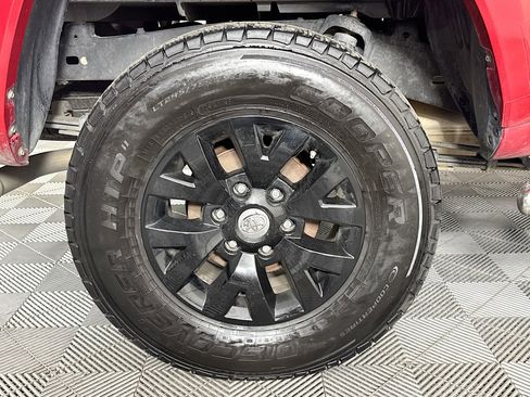 Used 2019 Toyota Tacoma SR5 image 31