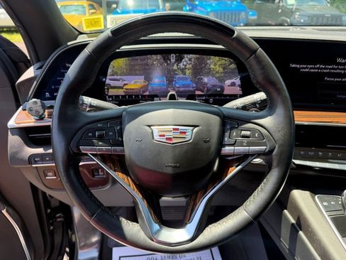 Used 2024 Cadillac Escalade ESV Premium Luxury AWD/4WD image 16