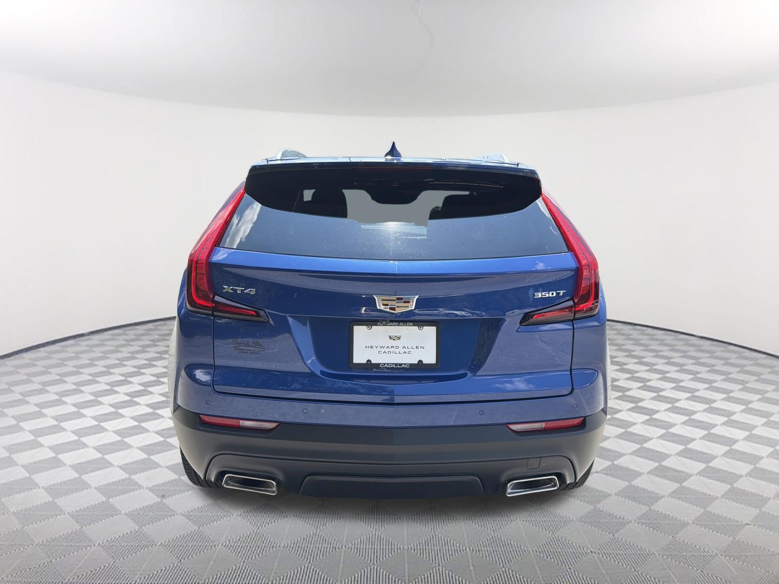 Certified 2023 Cadillac XT4 Luxury w/ Cold Weather Package FWD image 7