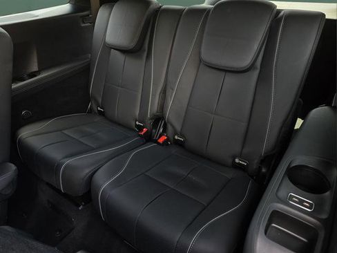 Used 2025 Mercedes-Benz GLS 580 4MATIC image 11