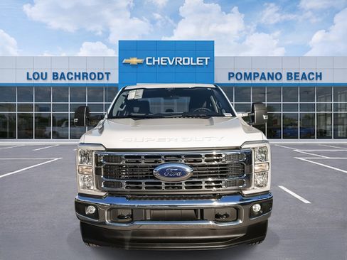 Used 2025 Ford F250 XLT image 3