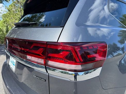 Used 2024 Volkswagen Atlas SE AWD/4WD image 11