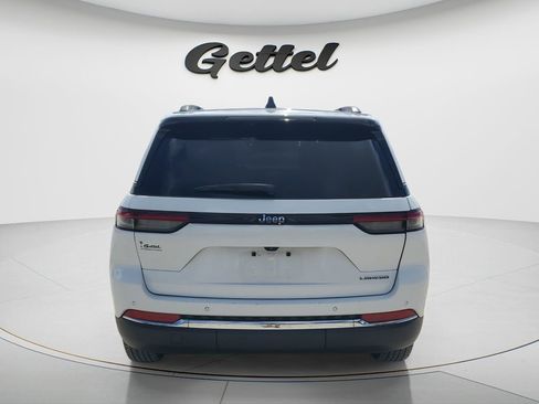 Used 2023 Jeep Grand Cherokee Laredo RWD image 6