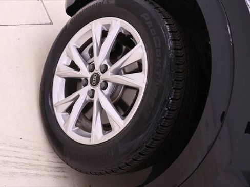 Certified 2025 Audi Q3 2.0T Premium Plus w/ Premium Plus Package image 9