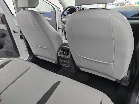 Used 2023 Volkswagen Taos SE FWD image 11