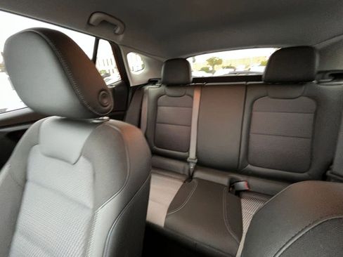 Used 2025 Chevrolet Trax LT w/ LT Convenience Package image 33