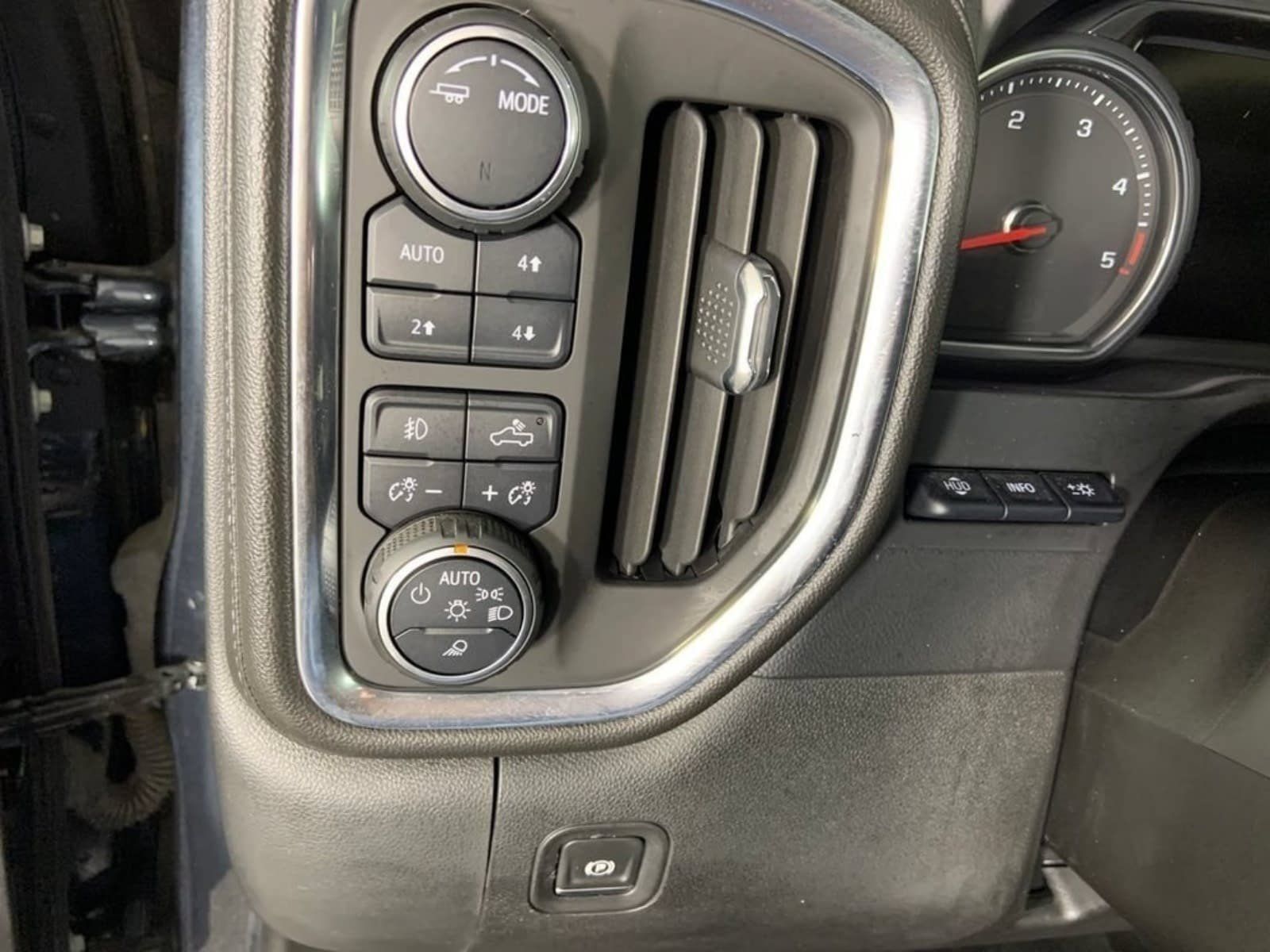 Used 2020 Chevrolet Silverado 3500 High Country AWD/4WD image 33