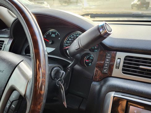 Used 2011 GMC Sierra 3500 Denali image 28