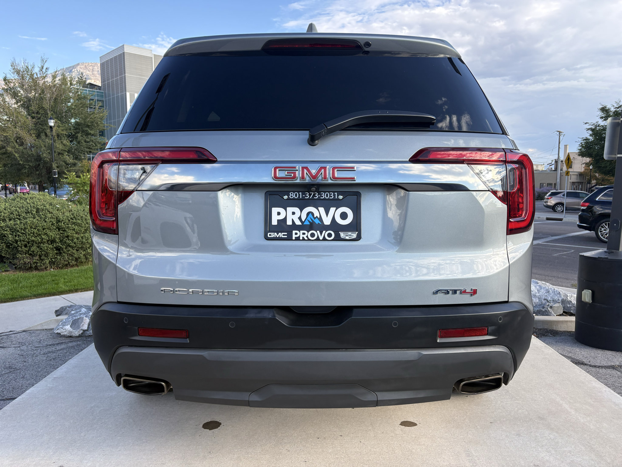 Used 2023 GMC Acadia AT4 w/ Technology Package AWD/4WD image 28