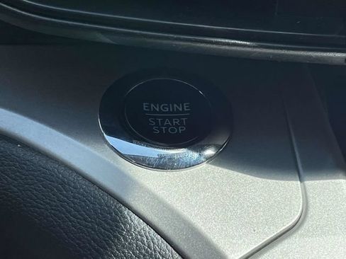Used 2022 Ford Explorer XLT RWD image 18