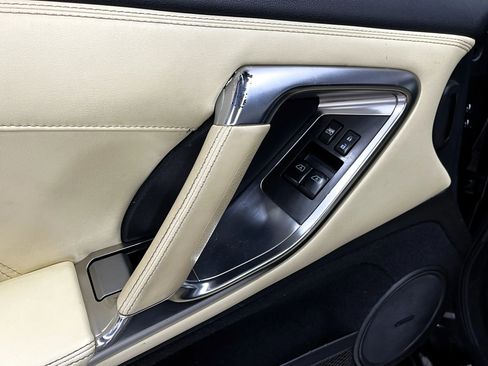 Used 2016 Nissan GT-R Premium image 16