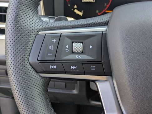 New 2025 Mitsubishi Outlander SE image 17