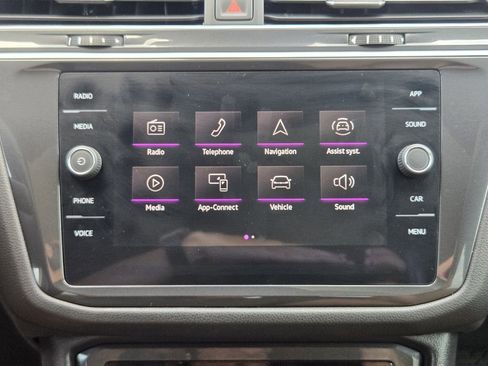 Used 2024 Volkswagen Tiguan SE R-Line FWD image 16