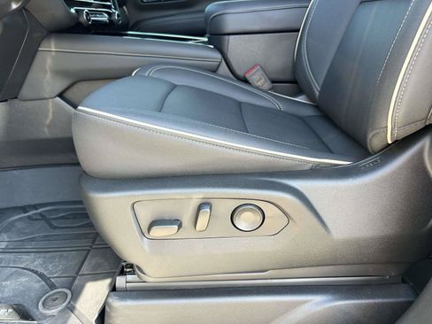 Used 2025 Chevrolet Tahoe Premier AWD/4WD image 19