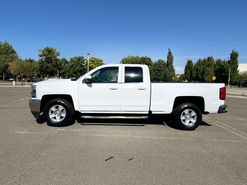 Used 2018 Chevrolet Silverado 1500 LT w/ All Star Edition RWD image 8