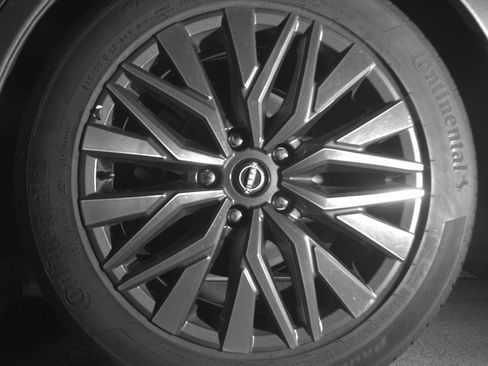 Used 2025 Nissan Altima 2.5 SV FWD image 14
