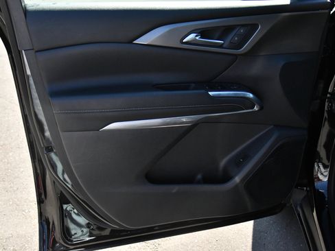 Used 2024 Chevrolet Traverse LT FWD image 14